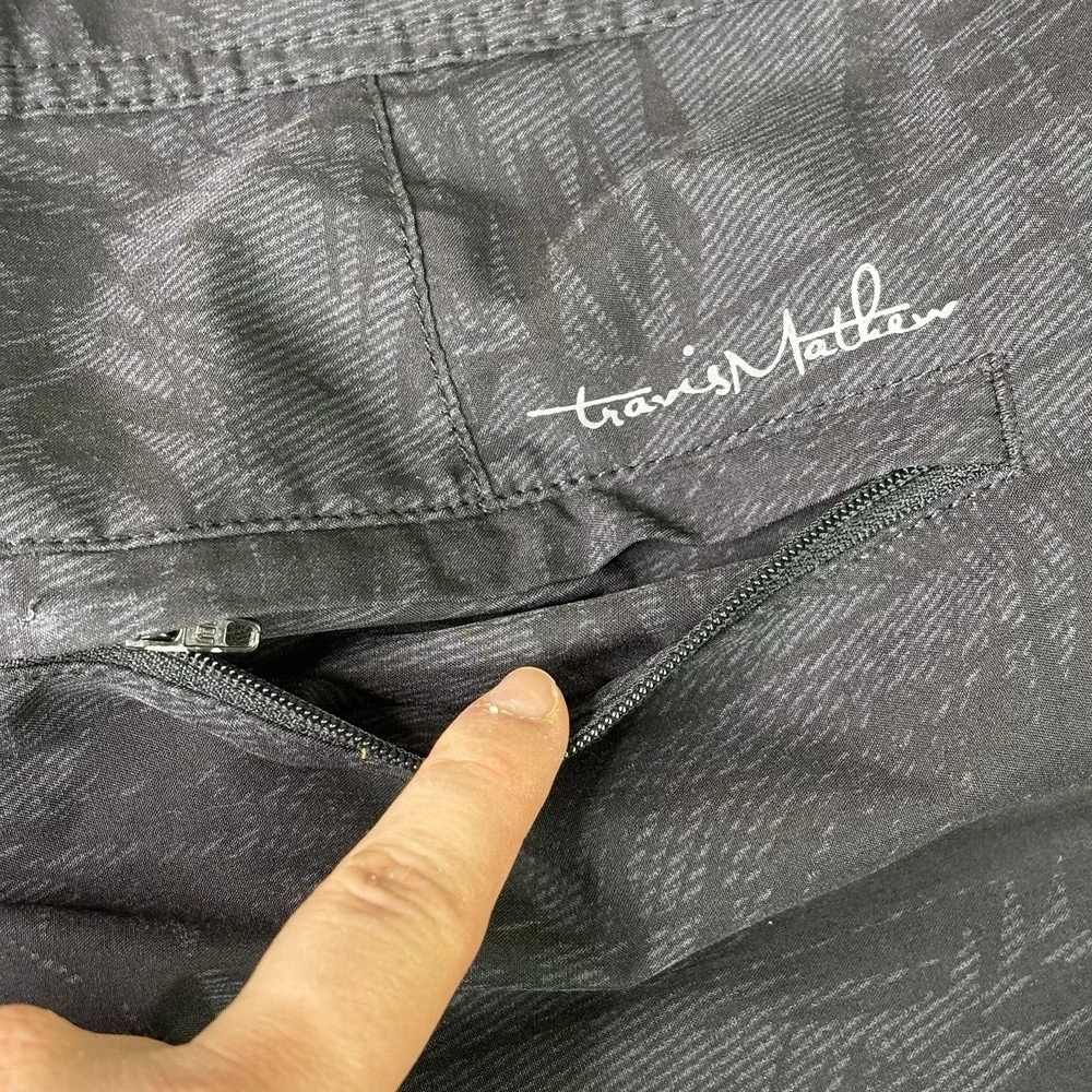 Travis Matthew Board Shorts Mens 42 Black Palm Tree Swim Trunks Zipper Pocket - Picture 14 of 14